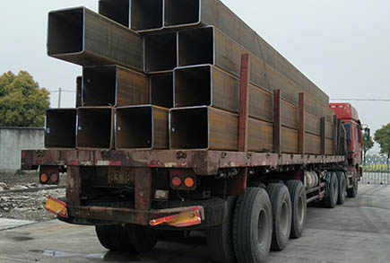 阿荣大口径无缝方管