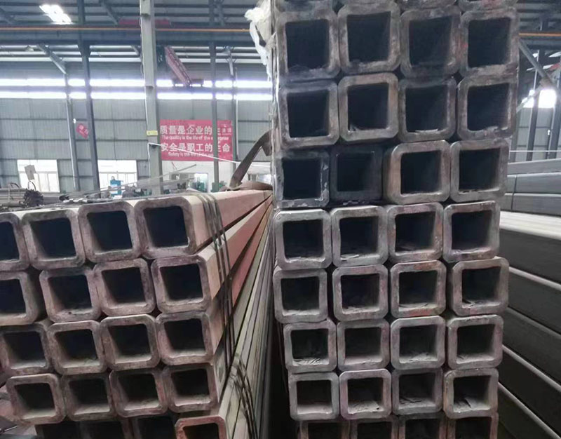 阿荣无缝方管裂缝